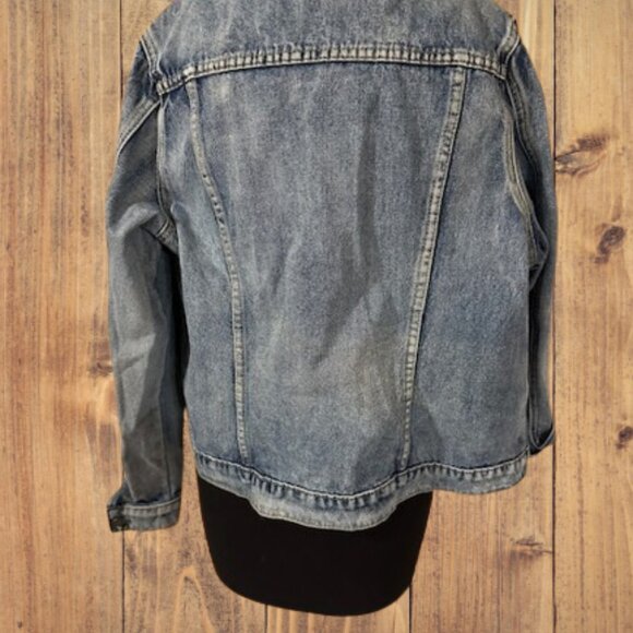 Jean Jacket with Removable Fur Collar - Picture 7 of 9